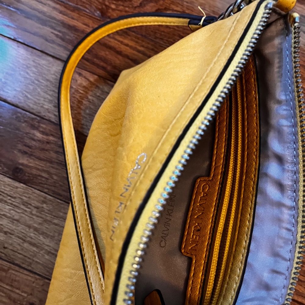 Calvin Klein leather mustard colored clutch -HOC Autumn - Picture 3 of 4